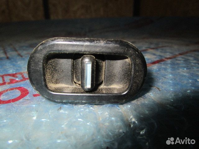 Кнопка стеклоподъемника задняя правая Daewoo Nexia