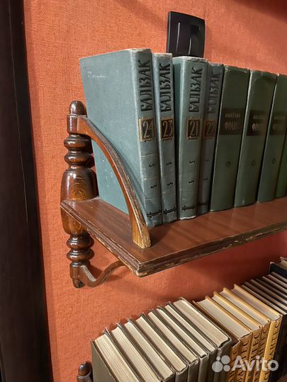 Книжные полки антикварные