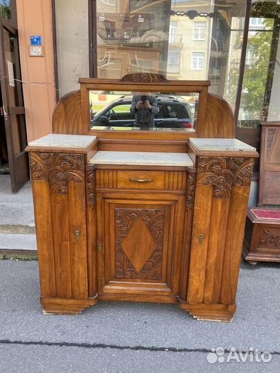 Старинная тумба 