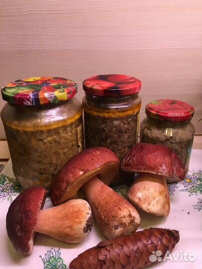 Грибы маринованные,грибная икра,грузди соленые