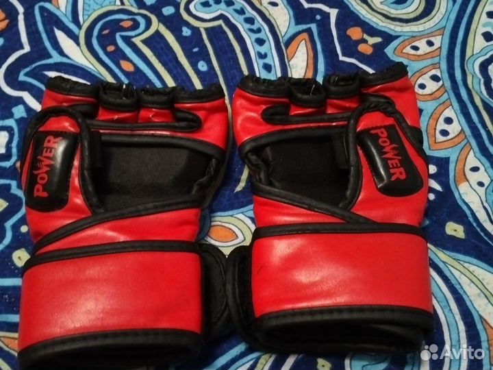 Боксерские перчатки