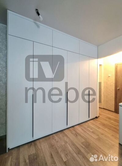 Шкаф купе с зеркалом