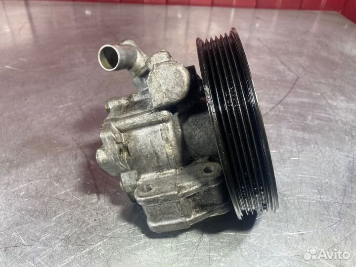 Насос гидроусилителя руля Mercedes C-Class W203