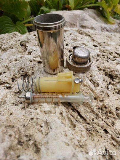 Шприц СССР в герметичном тубусе