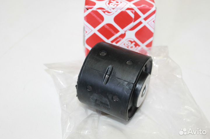 BMW Е53 Подушка заднего редуктора 33171096207