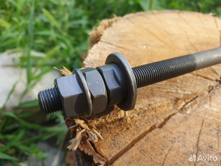 Ось задняя велосипед 190мм на гайках