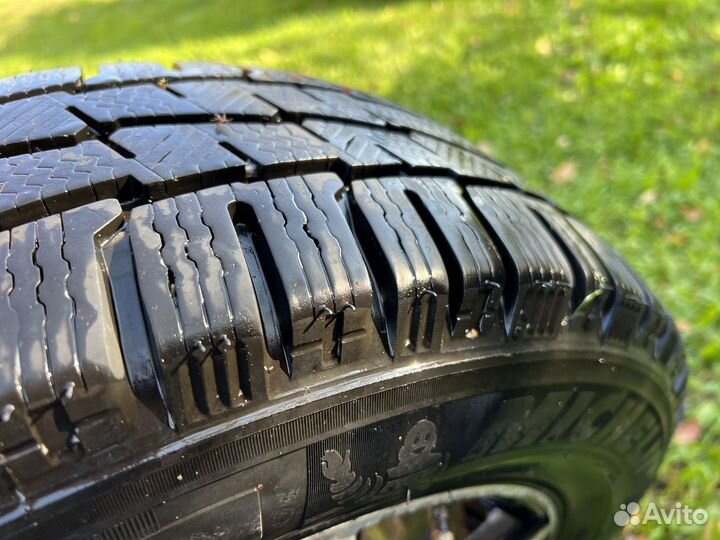 Michelin Agilis Alpin 215/65 R16 107