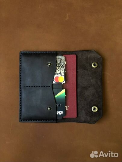 Чехол/обложка на паспорт из кожи ручной работы