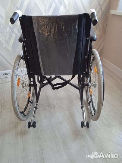 Инвалидная коляска новая