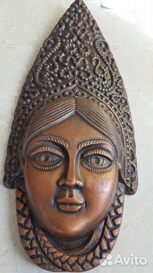 Маска настенная