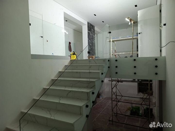 Перила для лестниц из стекла