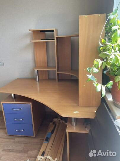 Компьютерный стол