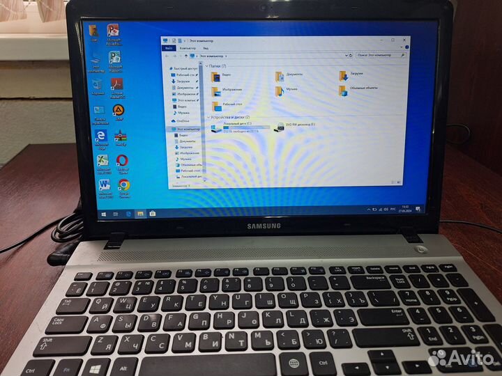 Ноутбук Samsung NP300E5E-S05, Intel Core i3 3120M