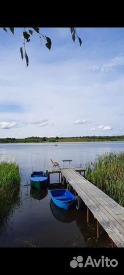 Домик на берегу озера Волго