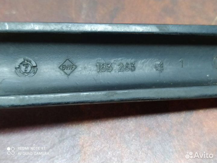 Поводок стеклоочистителя Nissan Primera