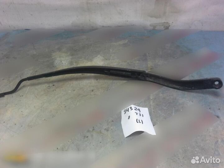 Поводок стеклоочистителя передний правый Nissan X
