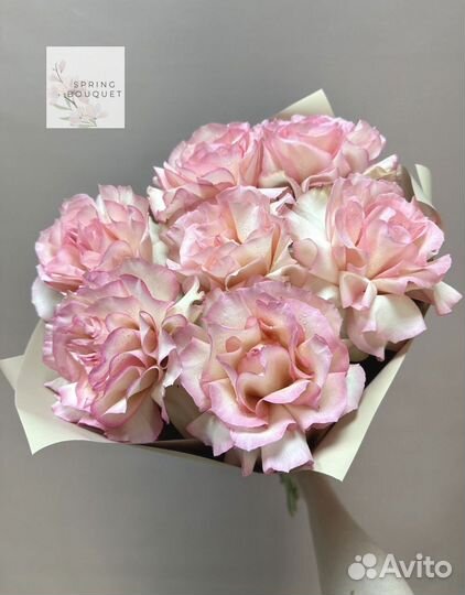 Букет из цветов на 8 марта