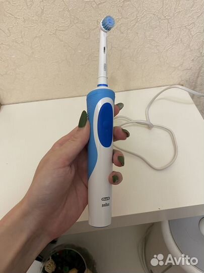 Электрическая зубная щетка Oral B braun 3757