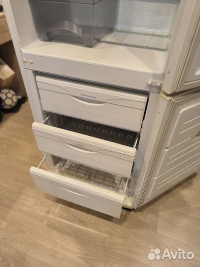Холодильник 