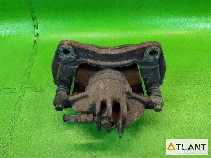 Суппорт передний правый mitsubishi colt