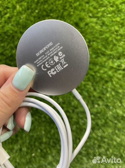 Беспроводное магнитное зарядное устройство Borofon
