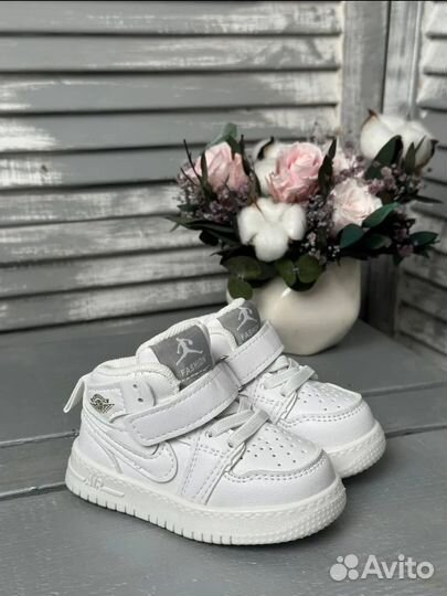 Кроссовки детские 24 25 новые