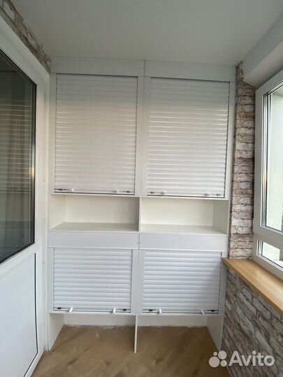 Шкаф с рольставнями на балкон на заказ