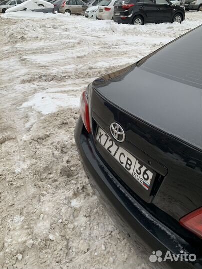 Лип спойлер Toyota Camry 40