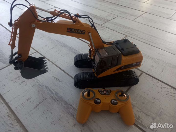 Экскаватор игрушка