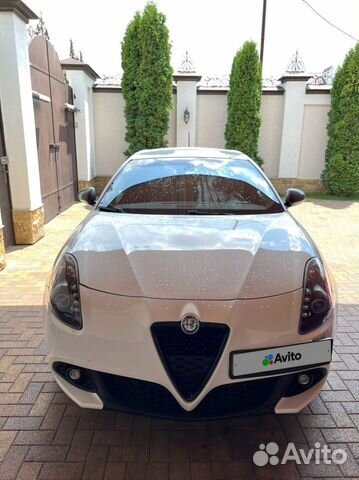 Alfa Romeo Giulietta 1.7 AMT, 2017, 59 000 км с пробегом, цена 2350000 руб.