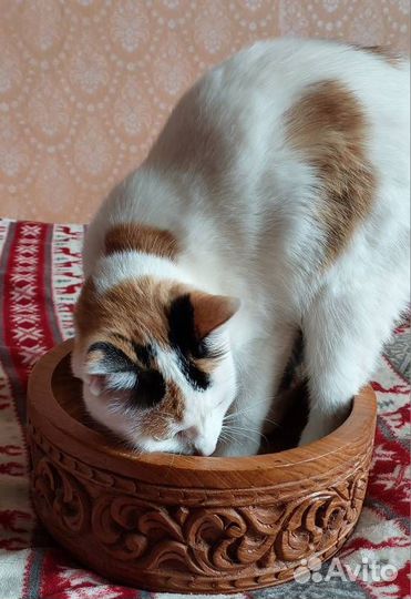 Ваза для фруктов деревянная резная