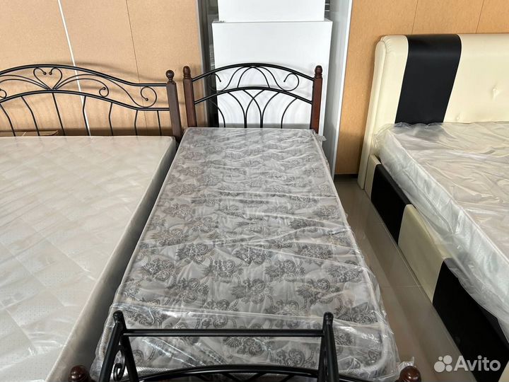 Кровать кованая односпальная 90х200