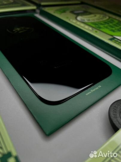 Защитное стекло антишпион для iPhone 14 / 14 Pro