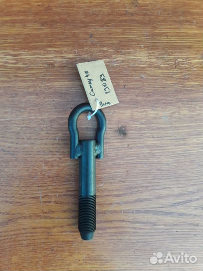 Крюк буксировочный Toyota Camry 40