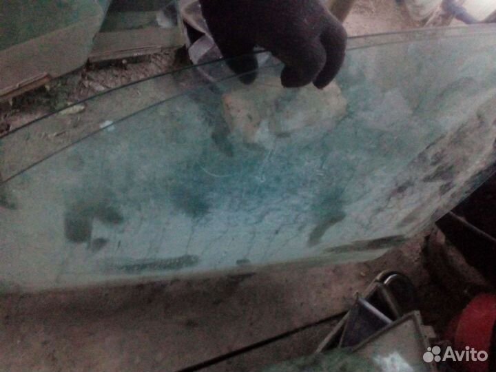 Правое стекло двери Хендай соната.2005-6 г