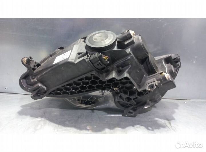 Фара правая Skoda Superb 2 рестайлинг 2014 галоген