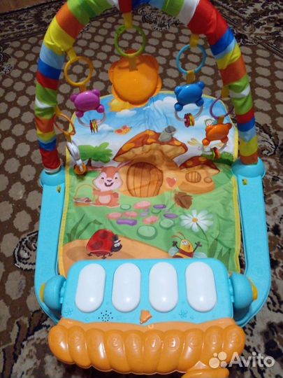 Развивающий коврик с пианино