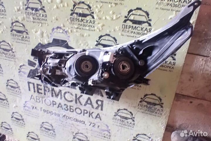 Фара правая для Toyota Corolla E18 2013)