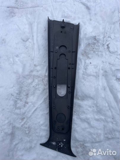 Накладка на стойку кузова Nissan AD 1996 Y10