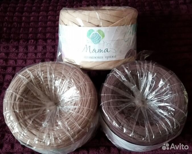 Трикотажная пряжа Мята,деревянное донышко 25 см