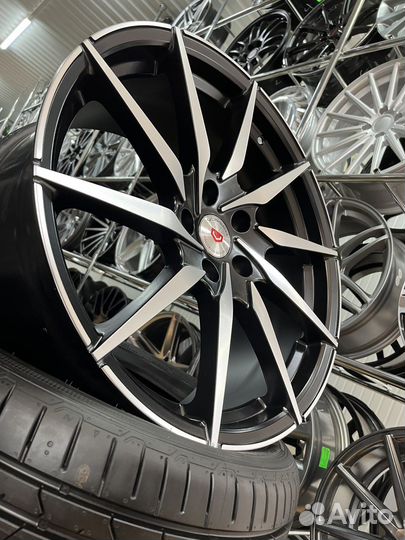 Диски литые R19 5*114.3 Vossen спортивный стиль