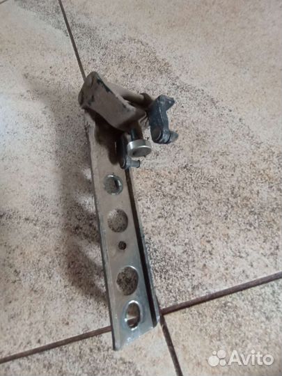 Крепление, ролик боковой двери