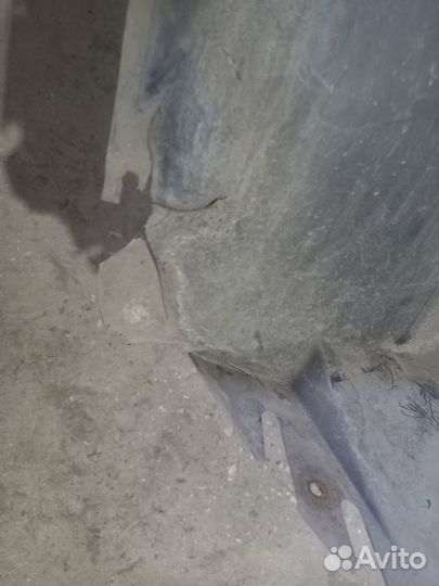 Подкрылок передний правый Volkswagen Polo Sed RUS