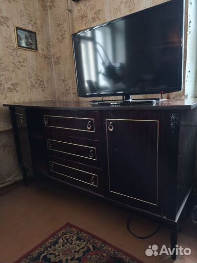 Тумба под телевизор