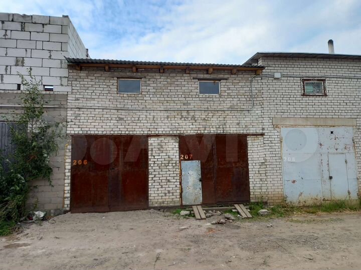 Гараж, > 30 м²