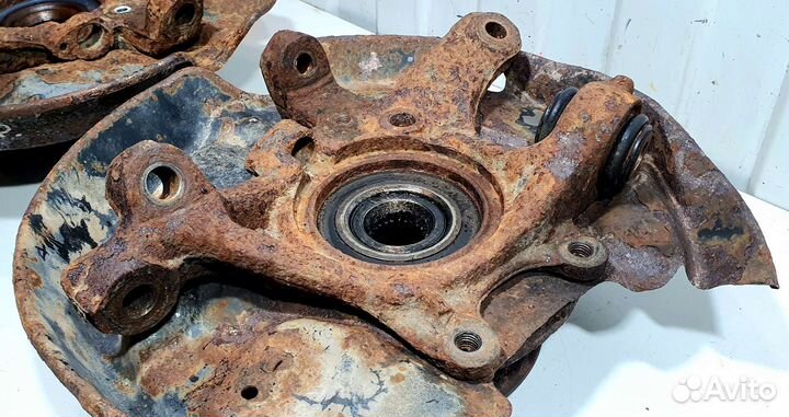 Кулак задний Mercedes Benz W202, W124, W201