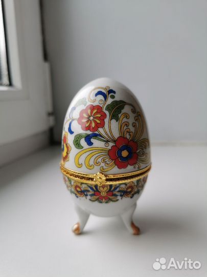 Пасхальное яйцо фарфор