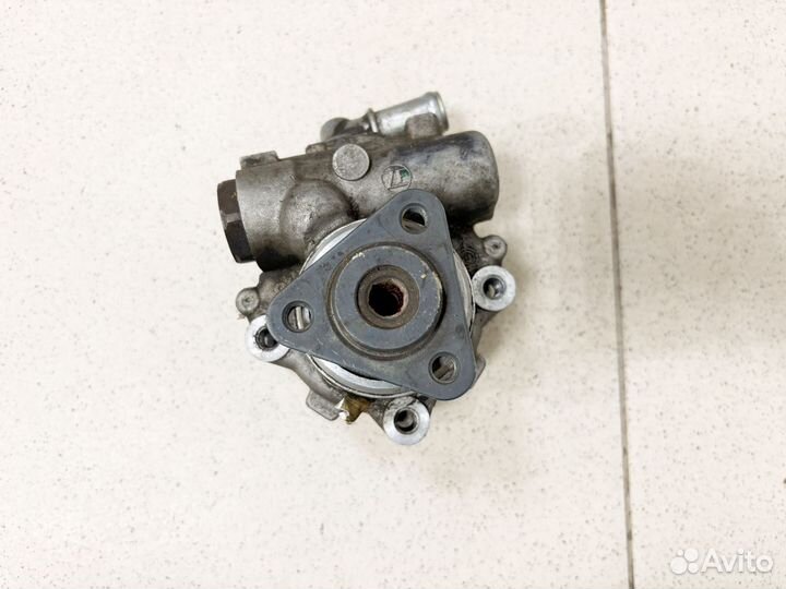 Насос гур на Audi A6 c5