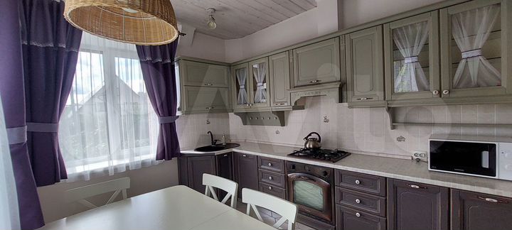 Коттедж 240 м² на участке 6 сот.