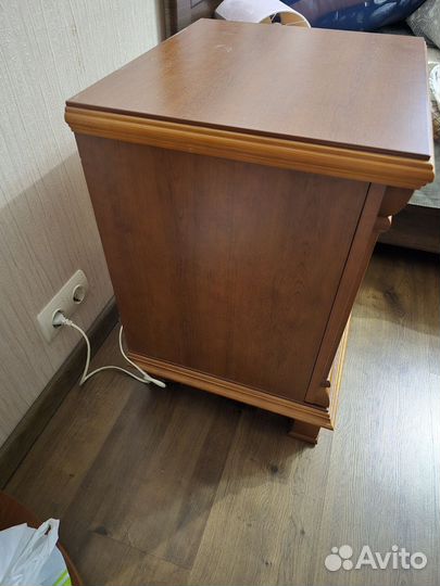 Тумбочка прикроватная бу